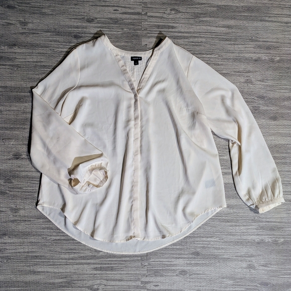 Women's TORRID Henley Cream Blouse, V-neck, Long Sleeve, Classic,‎ Sz 1 - Picture 4 of 8